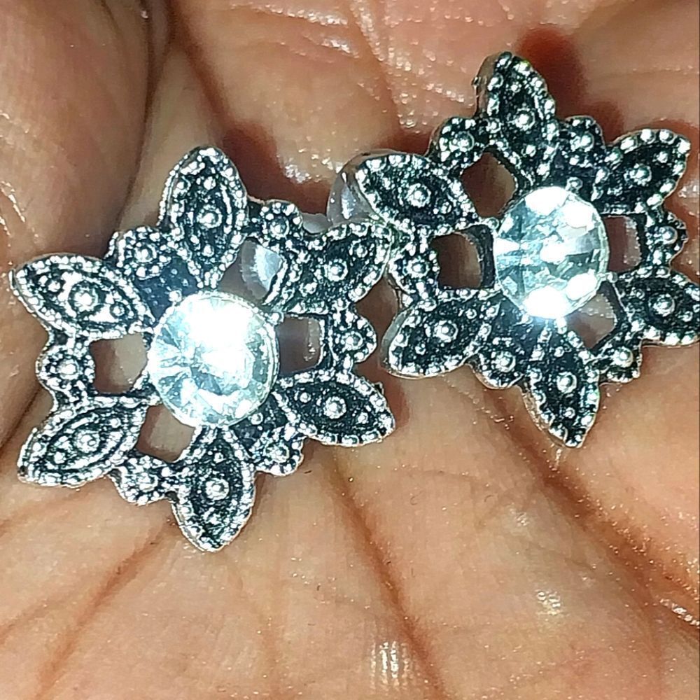 Vintage Geometric Cutout Carved Stud Earrings
